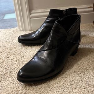 Regarde le ciel black booties size 8.5